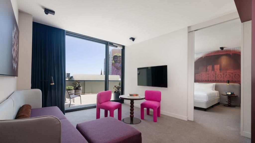 Plan your stay at Hotel Indigo Sydney Potts Point, an IHG Hotel, a Hotel located in Potts Point, Greater Sydney, ideal for a