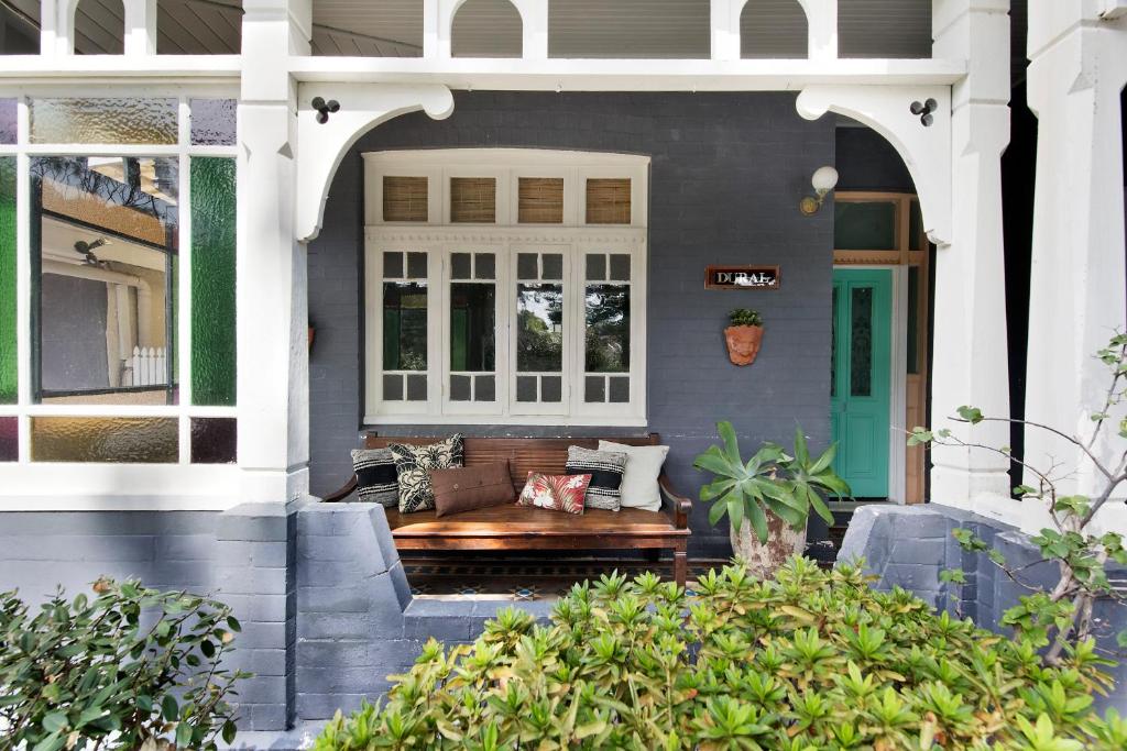 Enjoy Manly Waves Studios & Apartments, Aparthotel, in Manly, Greater Sydney, a perfect dog-friendly lodging for relaxation.