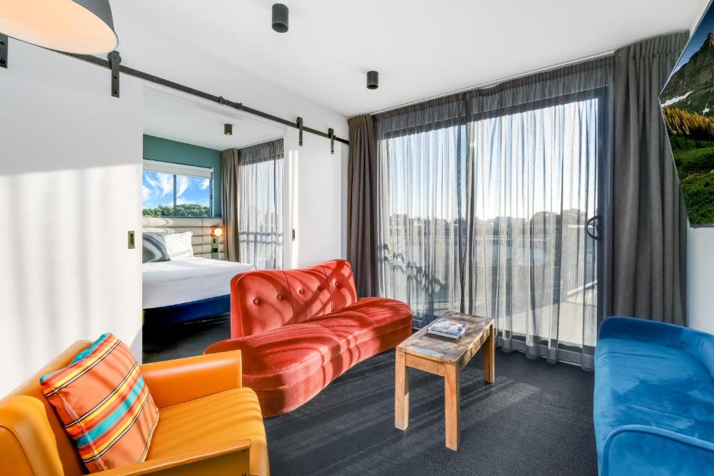 Enjoy The Urban Newtown, Hotel, in Newtown, Greater Sydney, a perfect dog-friendly accommodation for relaxation.